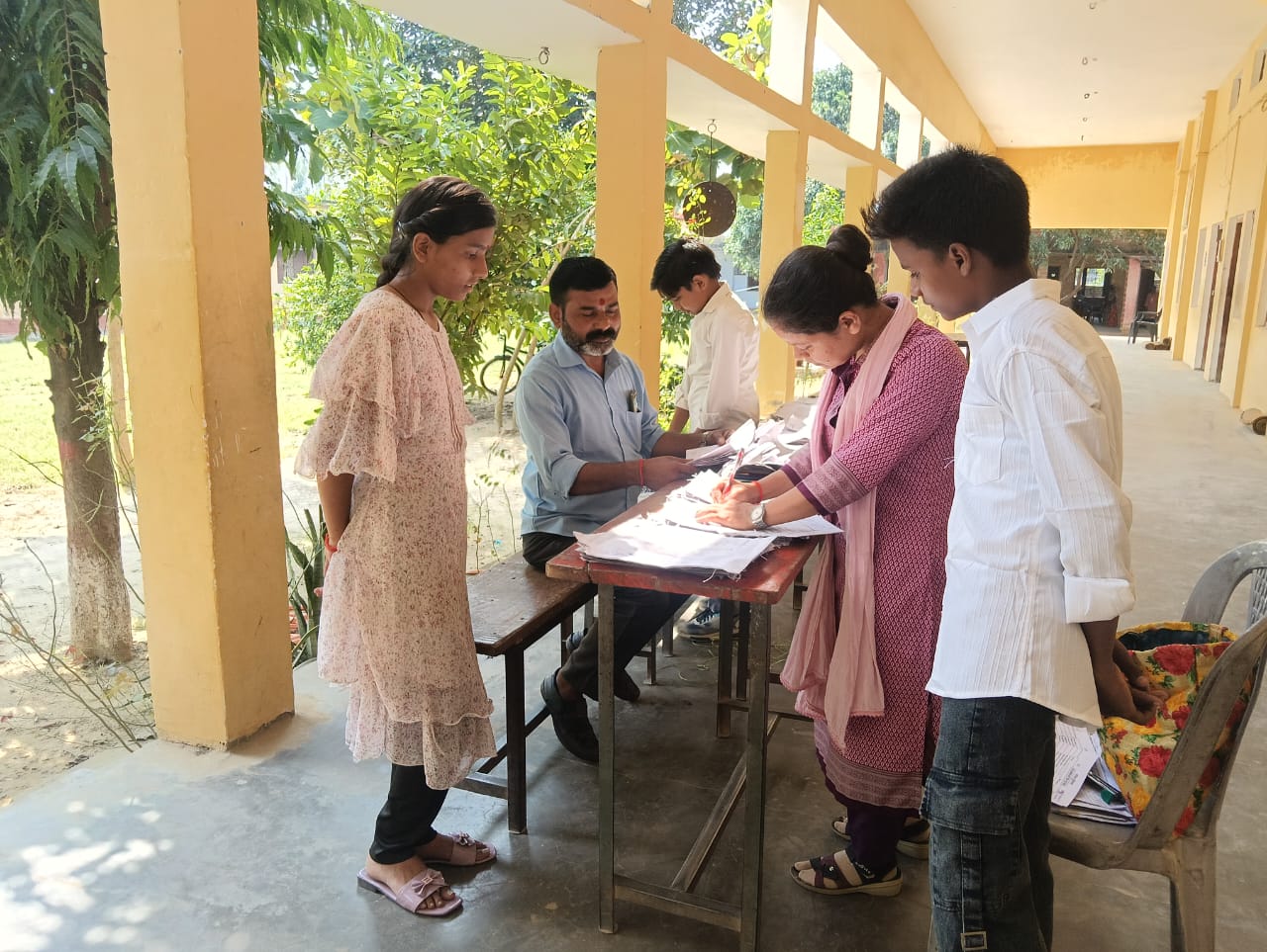 बहराइच :  सरस्वती विद्या मंदिर इंटर कॉलेज, रामकृष्ण नगर, नानपारा में  अभिभावक गोष्ठी का आयोजन
