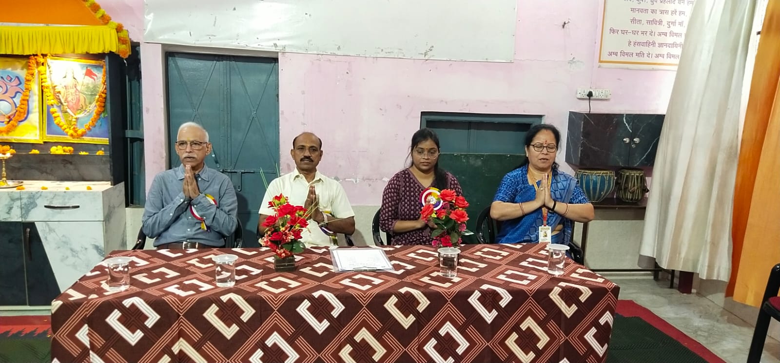 लखीमपुर: पूर्व छात्रा ईनाक्षी गुप्ता (PCS) का विद्यालय आगमन, “जिला पिछड़ा वर्ग कल्याण अधिकारी” बनने पर हुआ सम्मान