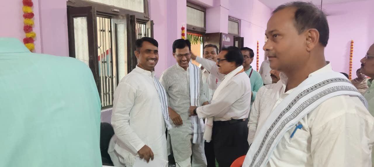 उन्नाव: क्षेत्रीय प्रश्न पत्र निर्माण कार्यशाला में पधारे पूर्व सचिव दिव्य कांत शुक्ल