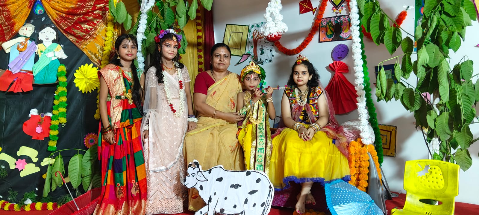 लखनऊ:सरस्वती बालिका विद्या मंदिर, जानकीपुरम,  मे श्रीकृष्ण जन्माष्टमी उत्सव एवं रूप-सज्जा प्रतियोगिता