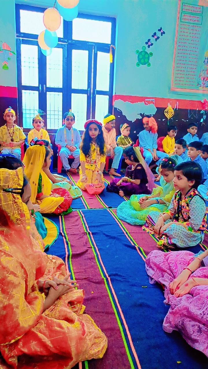 उन्नाव I सरस्वती विद्या मंदिर इंटर कॉलेज, ए.बी. नगर, में श्रीकृष्ण जन्माष्टमी का पावन पर्व बड़े ही हर्षोल्लास के साथ मनाया गया